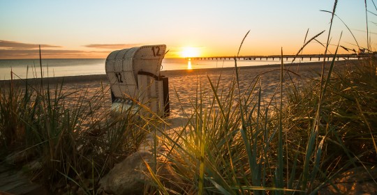 beach-chair-3719506_1920